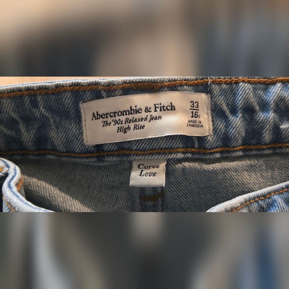 Brand new never worn Relaxed 90a High Rise 33/16 Short Womens jeans - Picture 3 of 5